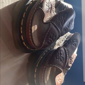 🌟Doc Martens Slides 🌟